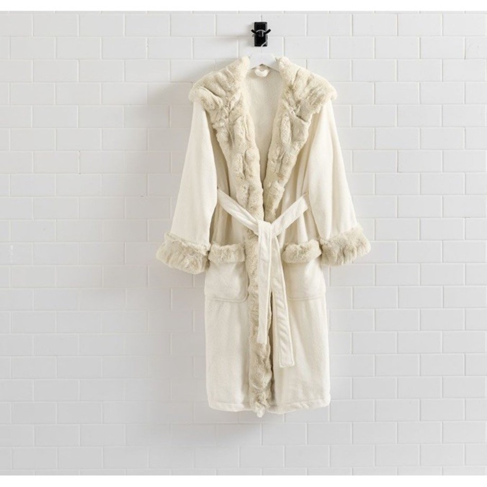 Pottery Barn Teen Faux Fur Robe OS Fits to 6' Cream Hooded Pockets Warm Cozy EUC
